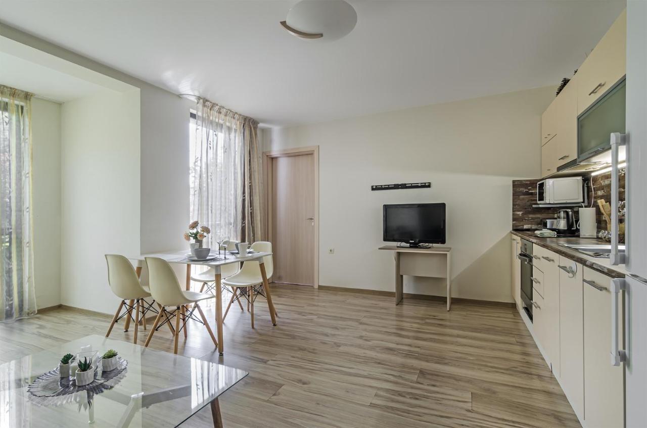 Appartamento Garden Palace Varna Esterno foto